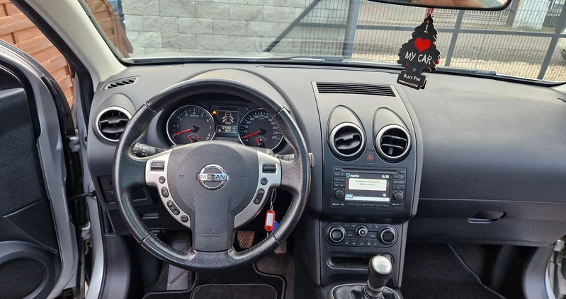 Nissan Qashqai cena 42900 przebieg: 127700, rok produkcji 2012 z Drzewica małe 704